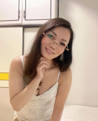 眼镜少妇老师