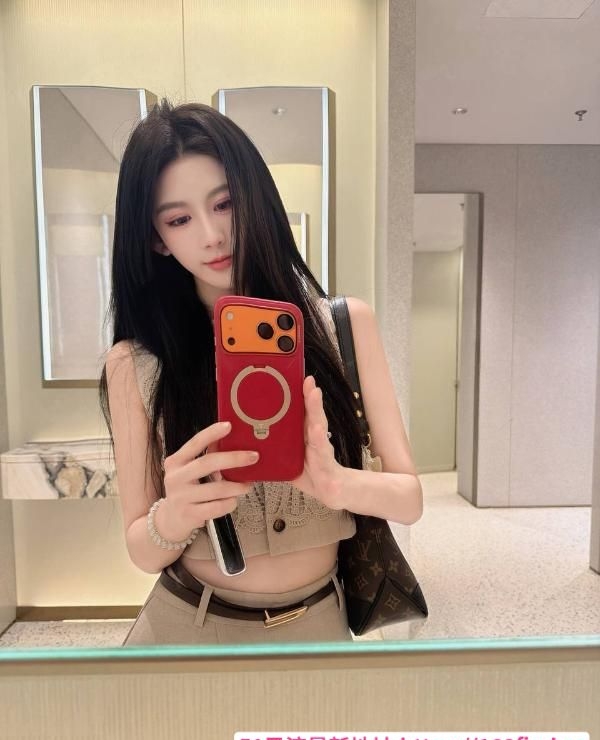黑丝制服美足御姐cc 1