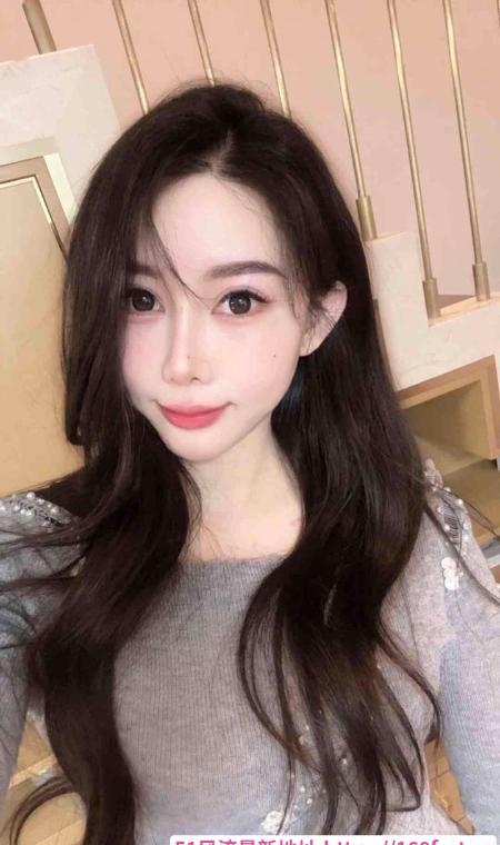 肤白貌美性感美乳老师 2