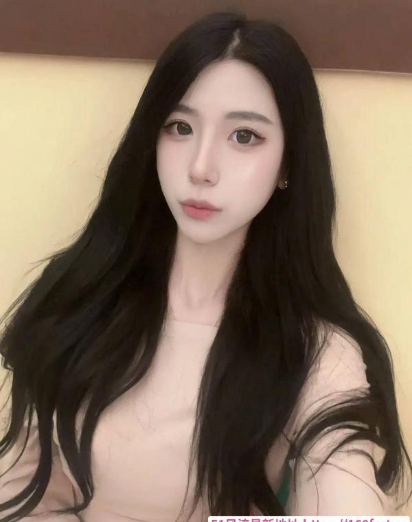 天河肉感十足李菲迪 2
