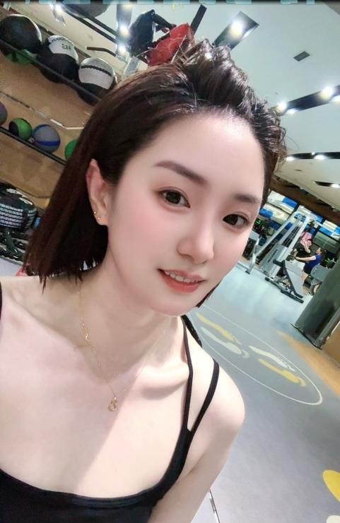 天河性感肥臀姐姐 2