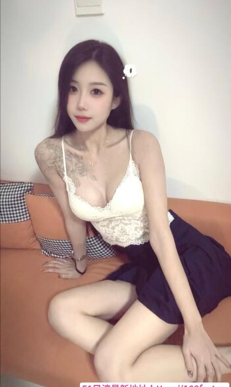黑丝长腿俏佳人 2