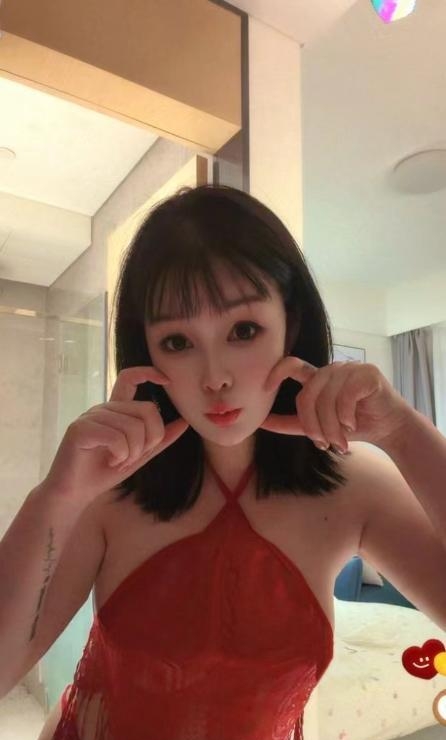 二刷服务系蜜桃臀梨子 2