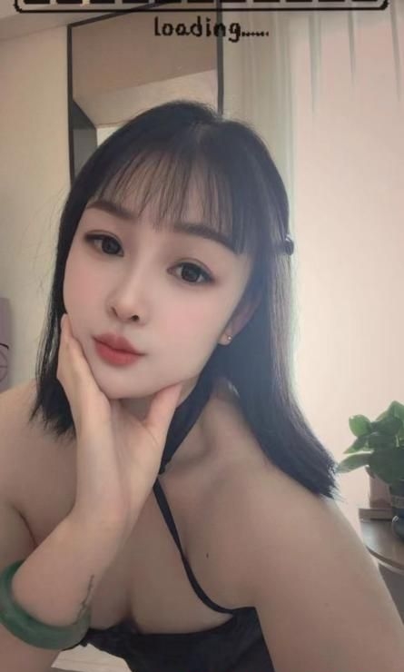 体验服务系蜜桃臀梨子 2