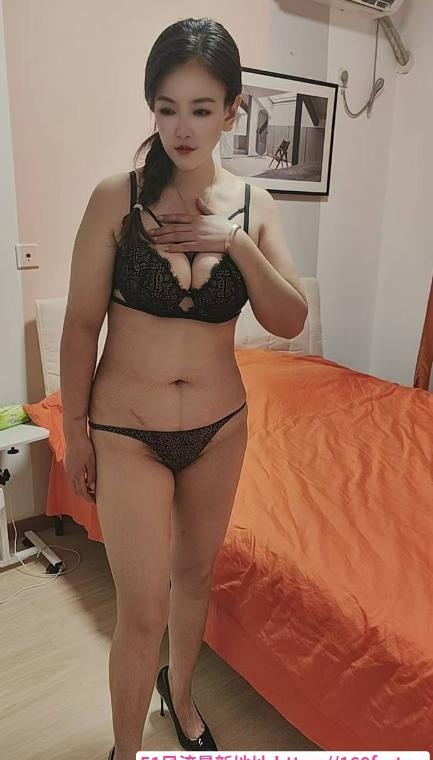 丰乳肥臀美艳少妇 3