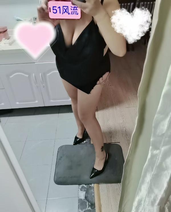 黄渡肉肉的丰满型妞 3