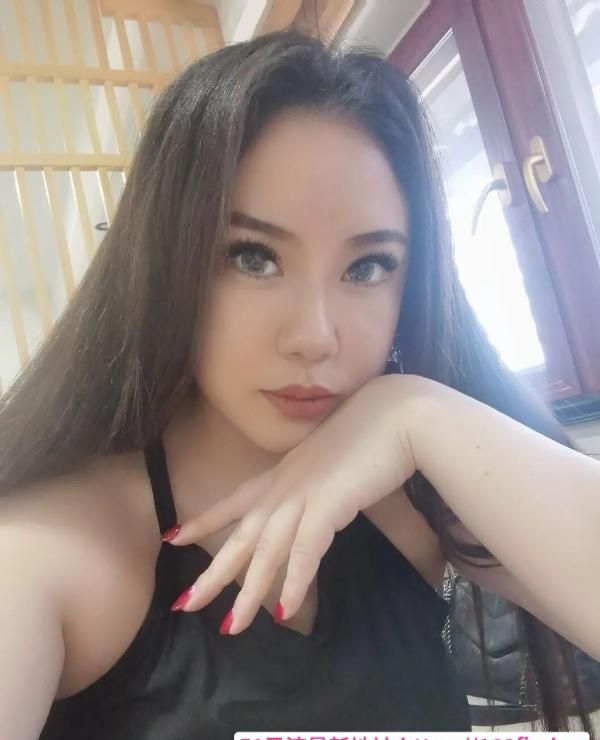 巨乳少妇莹莹 3
