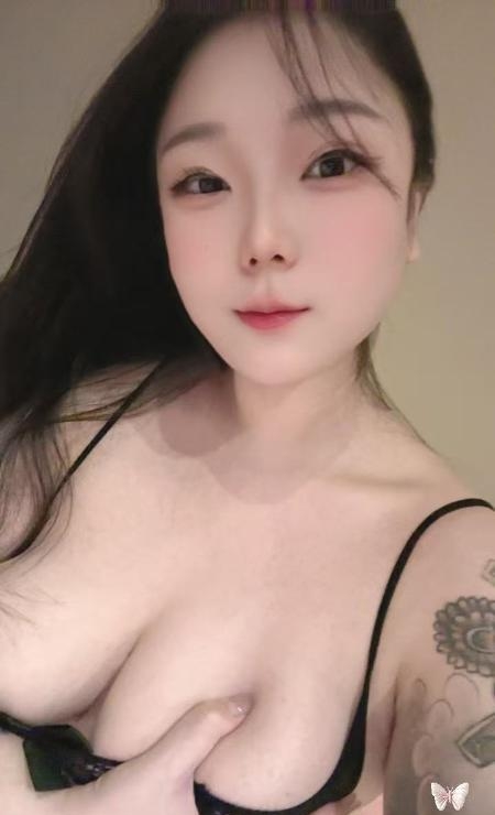 年轻微胖大胸喷水妹 4