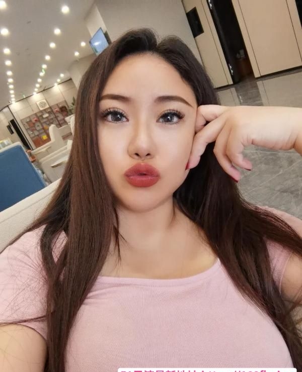 巨乳少妇莹莹 4